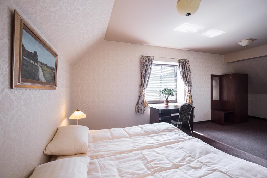 Hotel Folwark Zgierz Room photo