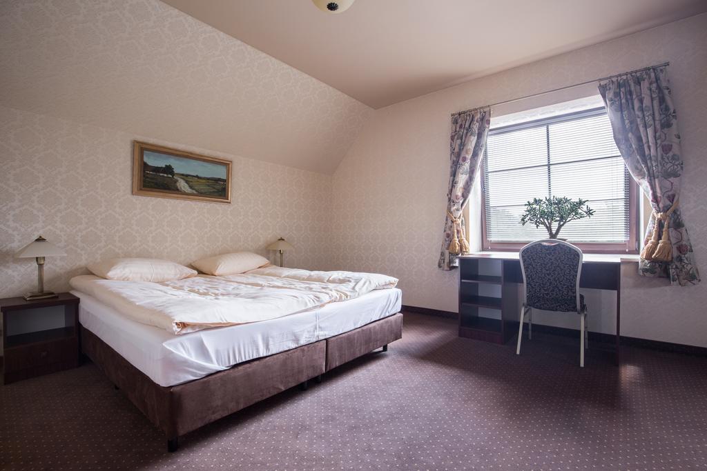 Hotel Folwark Zgierz Room photo