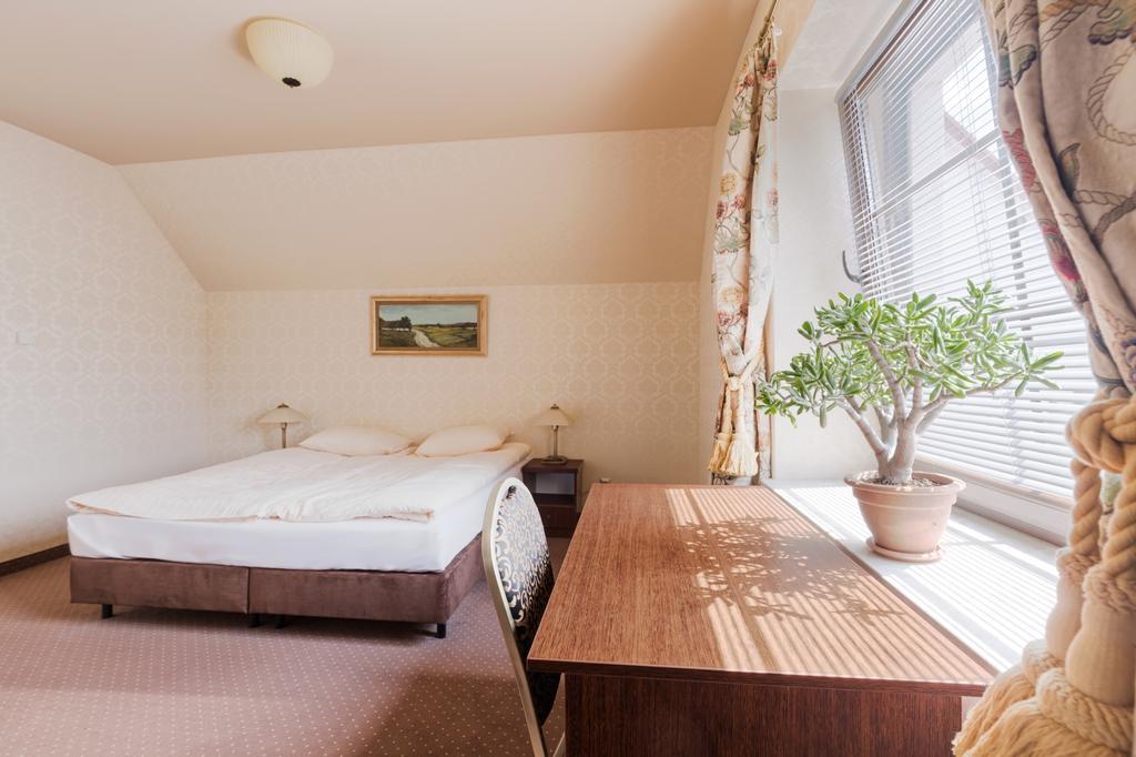 Hotel Folwark Zgierz Room photo