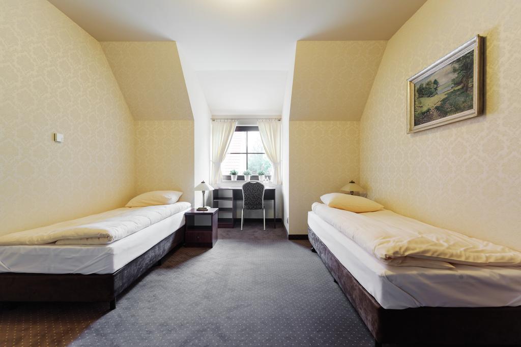 Hotel Folwark Zgierz Room photo