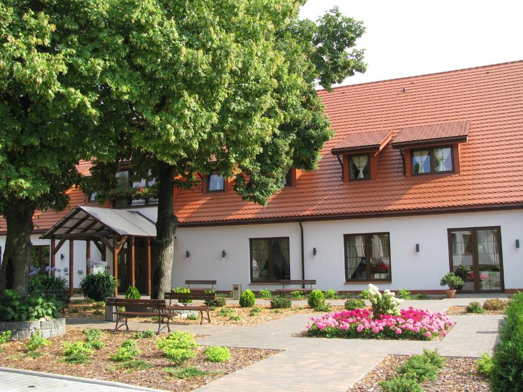 Hotel Folwark Zgierz Exterior photo