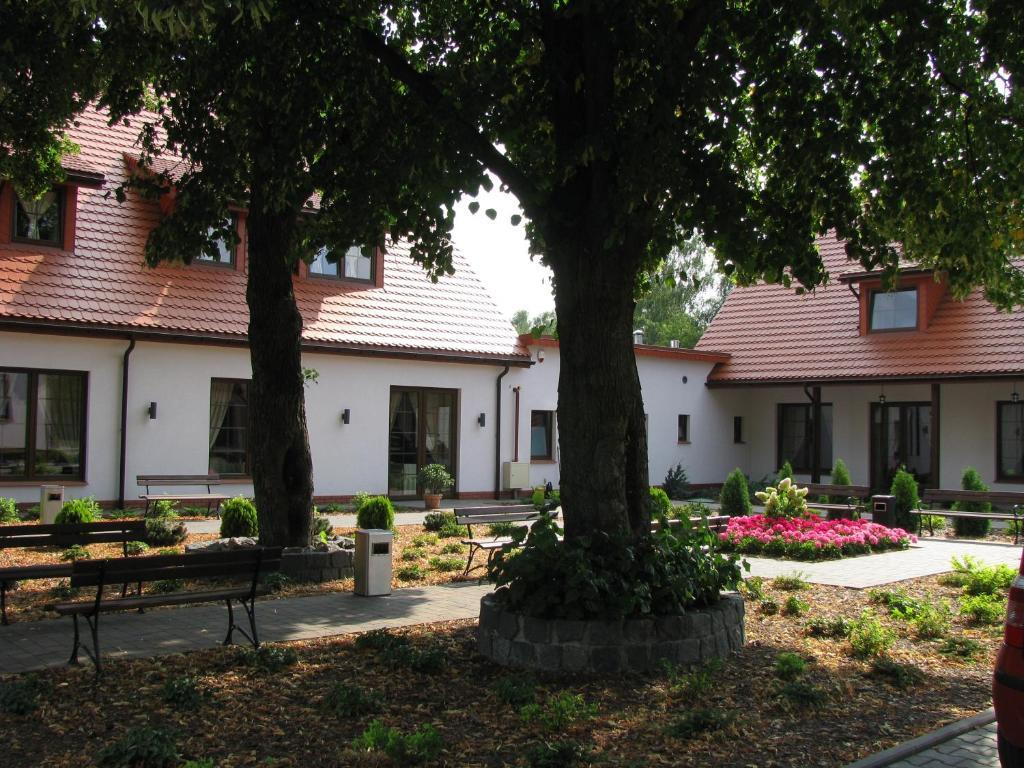 Hotel Folwark Zgierz Exterior photo