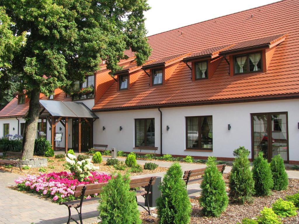 Hotel Folwark Zgierz Exterior photo